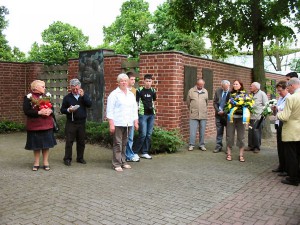 Gedenkfeier 2008 Italienische und ukrainische Angehörige